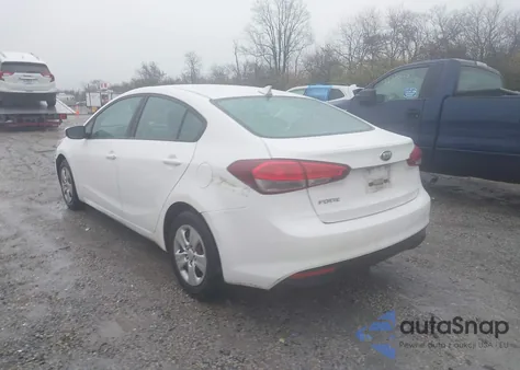 2017 Kia Forte Lx z USA, uszkodzony, nr VIN 3KPFK4A7XHE158985